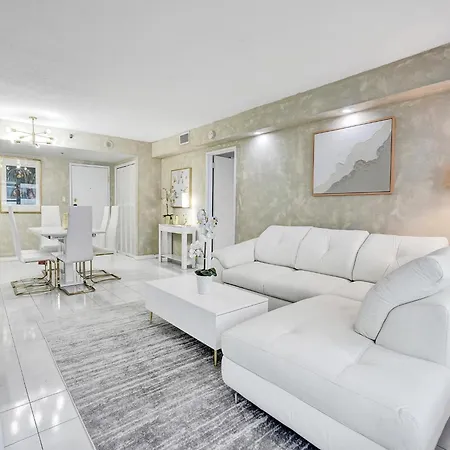 Amazing Ocean View Condo Beach Service 607